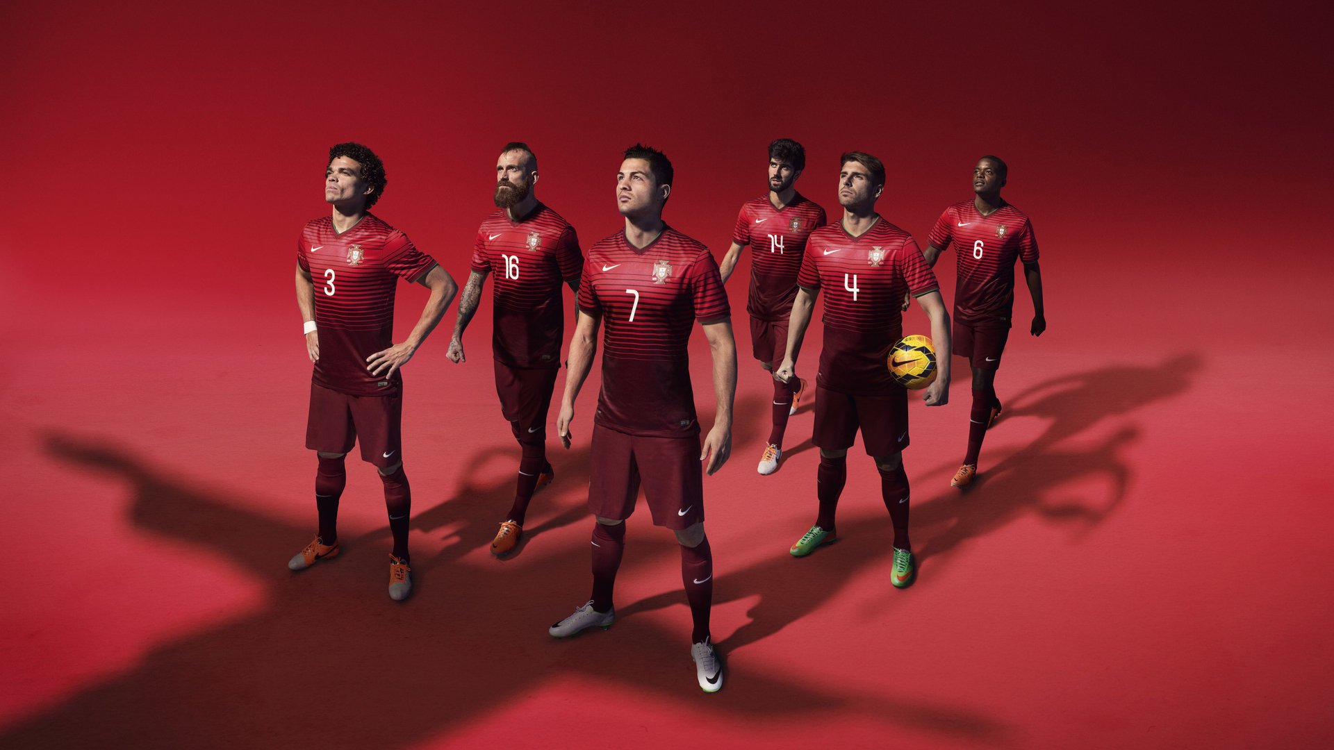 曼联新赛季表现平平,亟待战术革新,曼联新赛季主力阵容